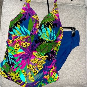Into The Bleu 2-piece tankini bathing suit. Size Large. Never worn.
